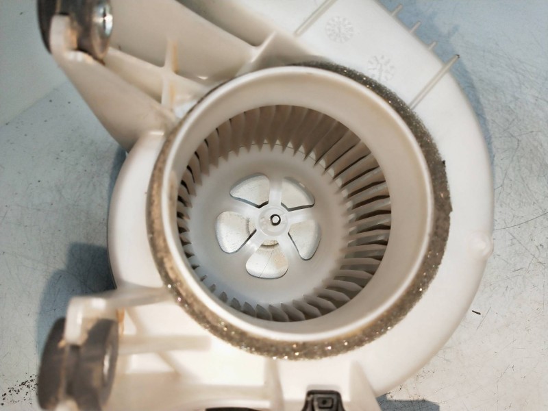 Recambio de motor calefaccion para toyota rav 4 advance hybrid referencia OEM IAM G923048080 1173006461 