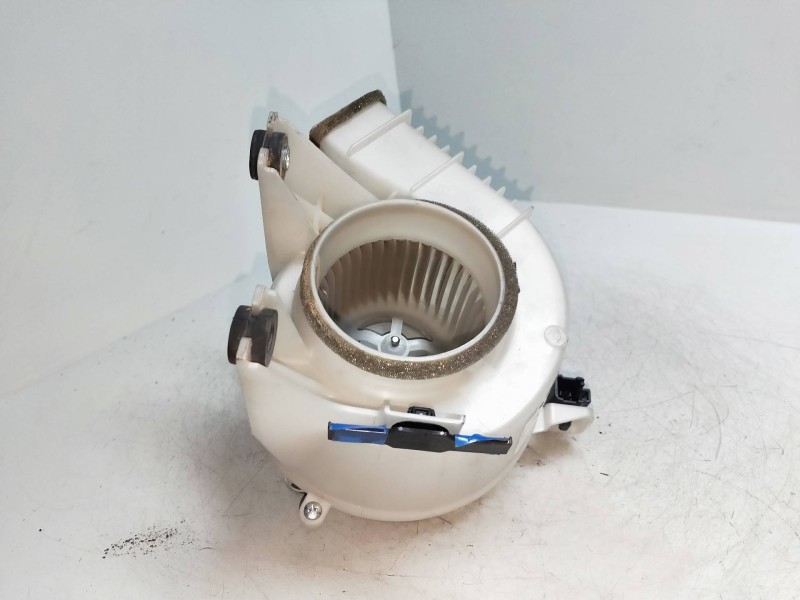 Recambio de motor calefaccion para toyota rav 4 advance hybrid referencia OEM IAM G923048080 1173006461 