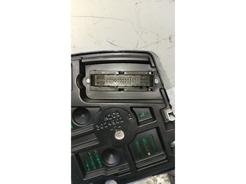 Recambio de cuadro instrumentos para opel zafira / zafira family b (a05) 1.9 cdti (m75) referencia OEM IAM 110080261050 00001044