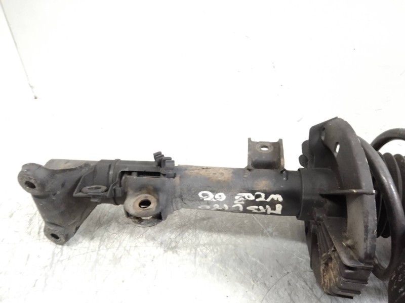 Recambio de amortiguador delantero izquierdo para mercedes clase c (w203) berlina 2.0 cat referencia OEM IAM A2033201630  