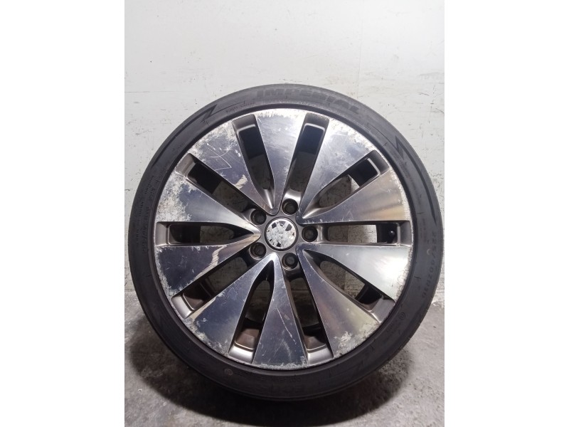 Recambio de juego llantas para volkswagen golf vi (5k1) 2.0 tdi referencia OEM IAM 225/40Z R18 92Y   Recambio de juego llantas para volkswagen golf vi (5k1) 2.0 tdi referencia OEM IAM 225/40Z R18 92Y