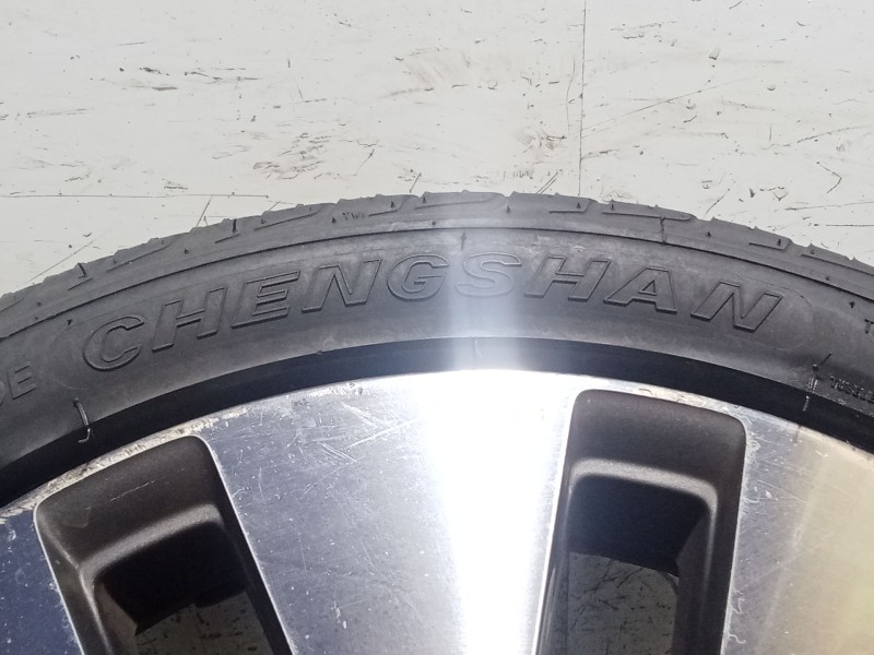 Recambio de juego llantas para volkswagen golf vi (5k1) 2.0 tdi referencia OEM IAM 225/40Z R18 92Y   Recambio de juego llantas para volkswagen golf vi (5k1) 2.0 tdi referencia OEM IAM 225/40Z R18 92Y