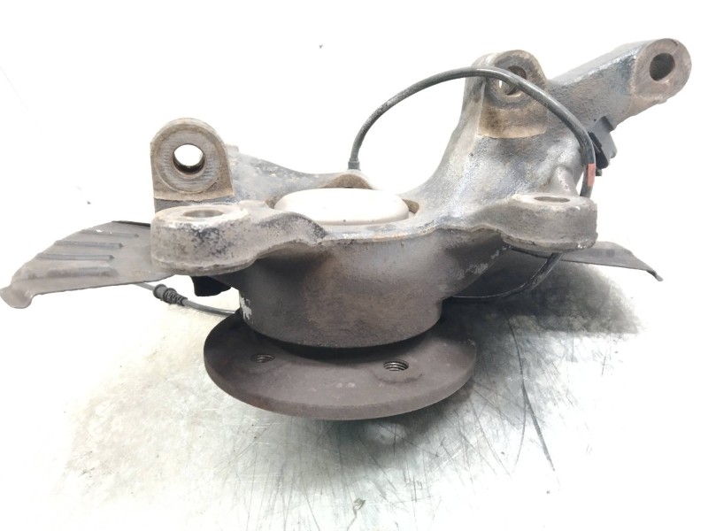 Recambio de mangueta delantera izquierda para mercedes vito caja cerrada 6.03  109 cdi compacto (639.601) referencia OEM IAM   