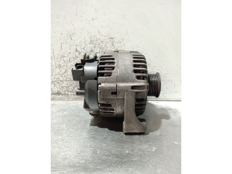 Recambio de alternador para bmw 1 (e87) 120 d referencia OEM IAM 7799180A101 254339A 150A