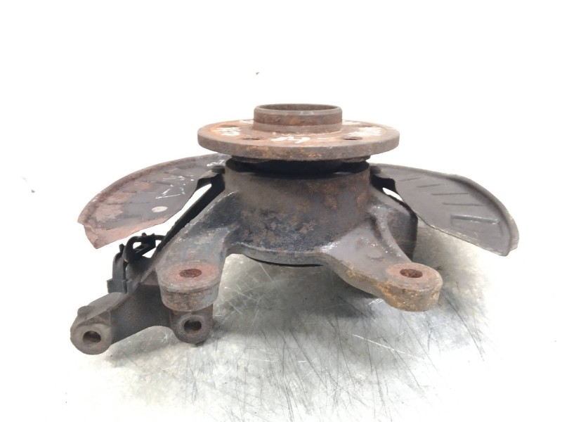 Recambio de mangueta delantera derecha para mercedes vito mixto 06.2003 referencia OEM IAM   