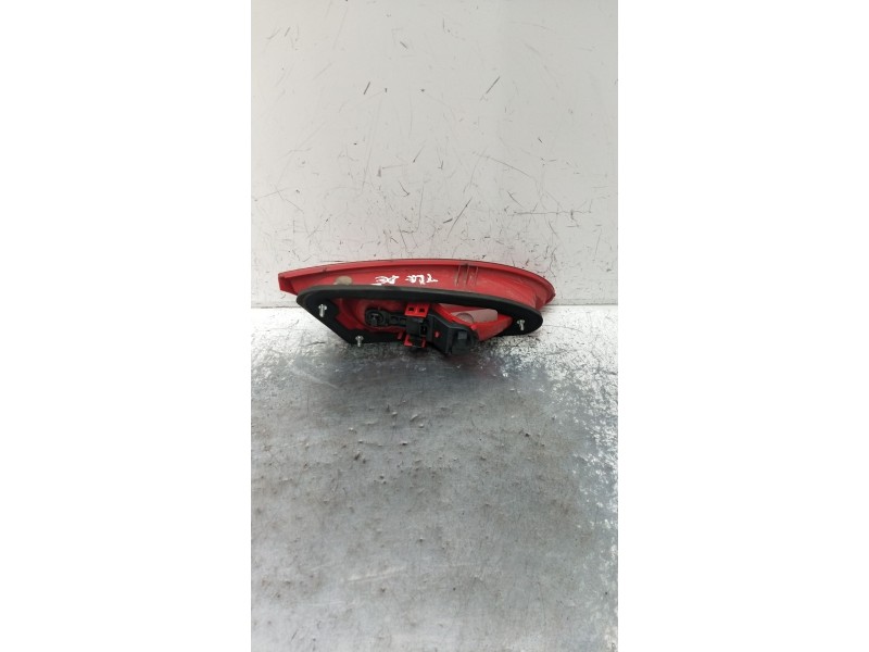 Recambio de piloto trasero derecho interior para seat leon (1p1) 1.6 referencia OEM IAM 1P0945094 2TZ98200102 