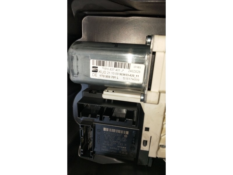 Recambio de elevalunas delantero izquierdo para seat leon (1p1) 1.4 tsi referencia OEM IAM 1T0959701L 1P0837401J 5P