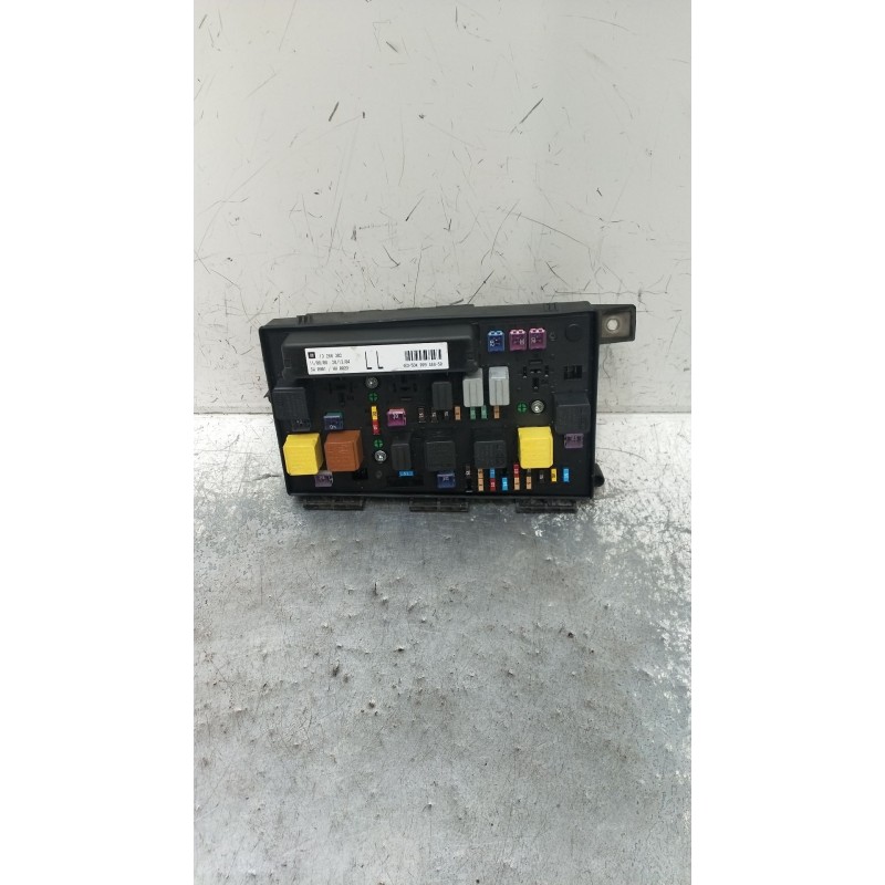 Recambio de caja reles / fusibles para opel astra h gtc (a04) 1.9 cdti (l08) referencia OEM IAM 5DK00946450 13268302 