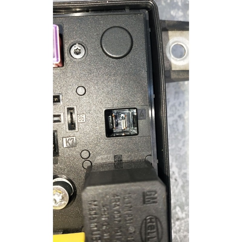 Recambio de caja reles / fusibles para opel astra h gtc (a04) 1.9 cdti (l08) referencia OEM IAM 5DK00946450 13268302 