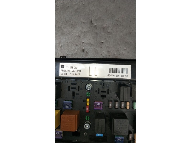 Recambio de caja reles / fusibles para opel astra h gtc (a04) 1.9 cdti (l08) referencia OEM IAM 5DK00946450 13268302 