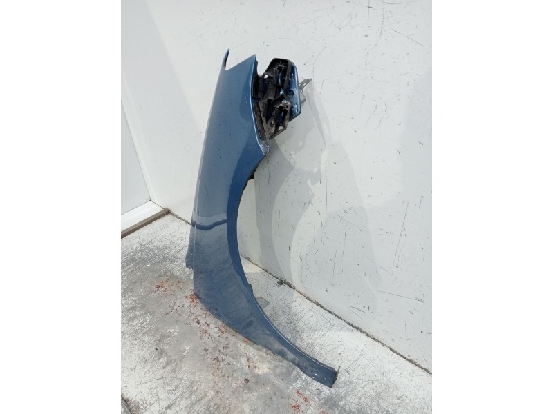 Recambio de aleta delantera derecha para volkswagen polo iv (9n_, 9a_) 1.4 tdi referencia OEM IAM   