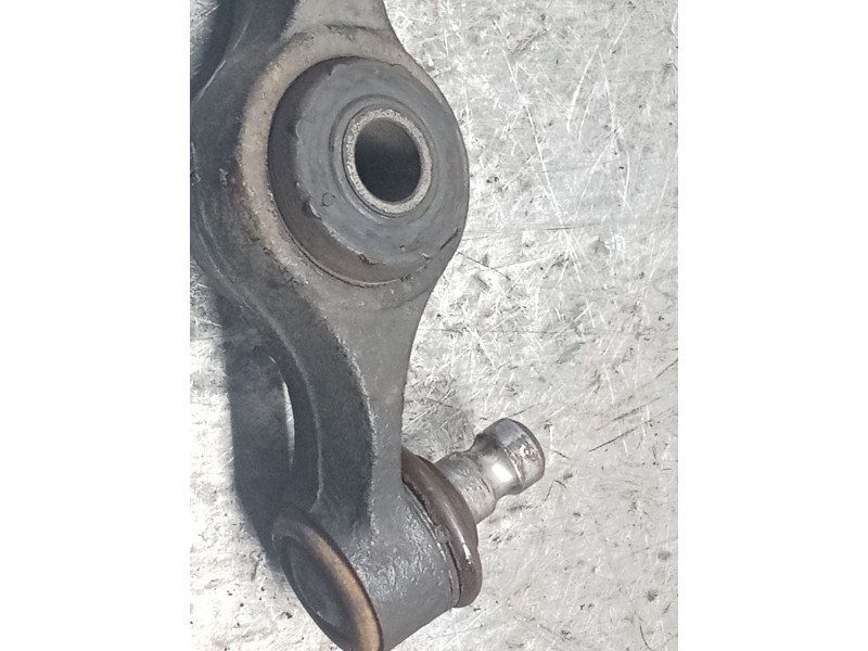 Recambio de brazo suspension inferior delantero izquierdo para ford orion ii (aff) 1.6 i referencia OEM IAM   