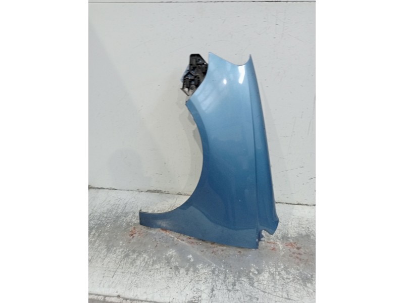 Recambio de aleta delantera izquierda para volkswagen polo iv (9n_, 9a_) 1.4 tdi referencia OEM IAM   