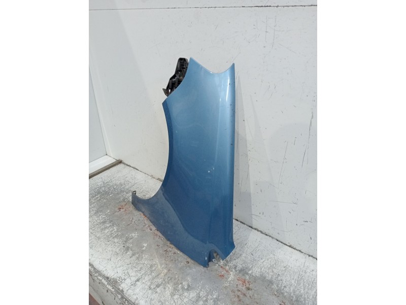 Recambio de aleta delantera izquierda para volkswagen polo iv (9n_, 9a_) 1.4 tdi referencia OEM IAM   