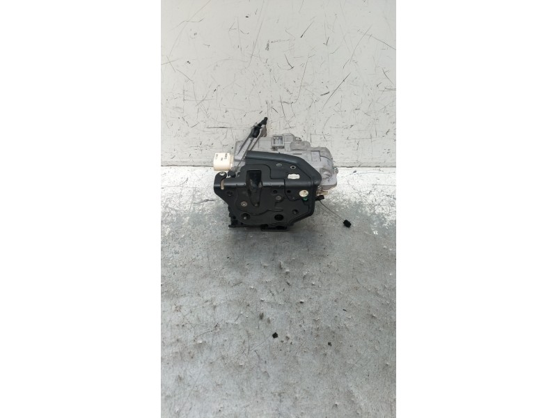 Recambio de motor cierre centralizado delantero derecho para seat leon (1p1) 1.6 referencia OEM IAM  5P 