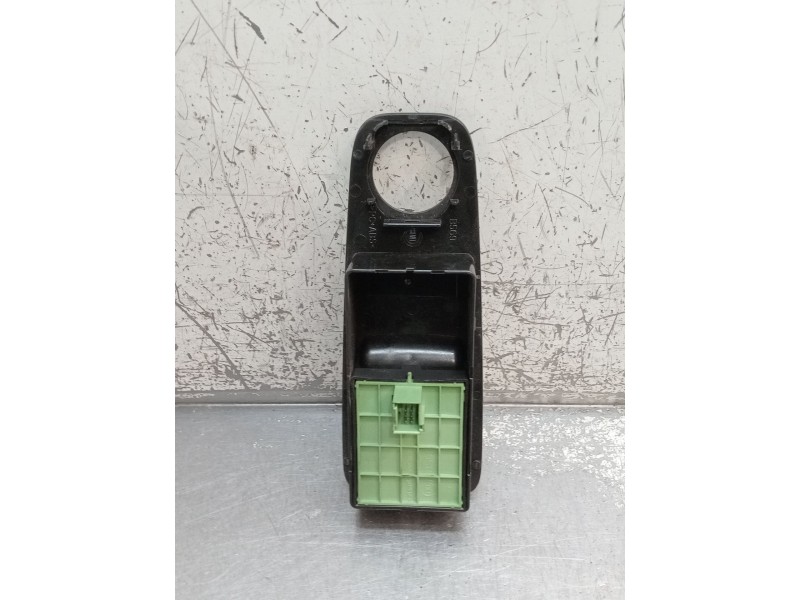 Recambio de mando elevalunas delantero izquierdo para fiat ducato furgoneta (250_) 130 multijet 2,3 d referencia OEM IAM 0735532