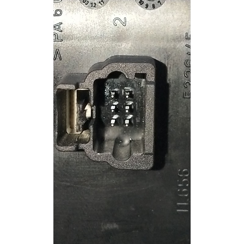 Recambio de mando elevalunas delantero izquierdo para citroën c5 ii break (re_) 1.6 hdi (re9hzc, re9hyb) referencia OEM IAM 9651