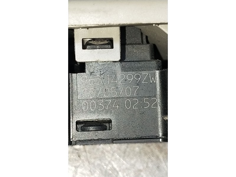 Recambio de mando elevalunas delantero izquierdo para citroën c5 ii break (re_) 1.6 hdi (re9hzc, re9hyb) referencia OEM IAM 9651