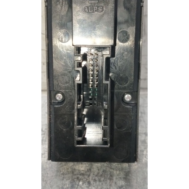 Recambio de mando elevalunas delantero izquierdo para opel astra h gtc (a04) 1.9 cdti (l08) referencia OEM IAM 13228706 3P 