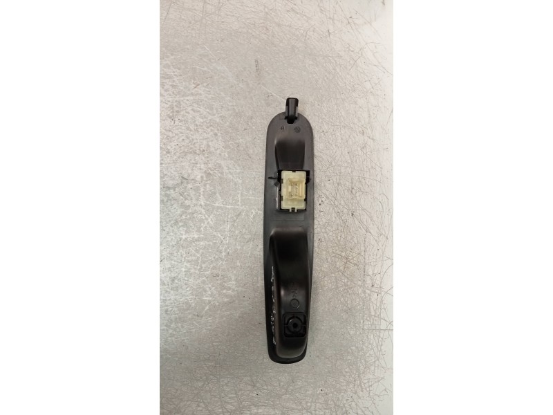 Recambio de mando elevalunas delantero derecho para renault zoe entry referencia OEM IAM 829506827R  