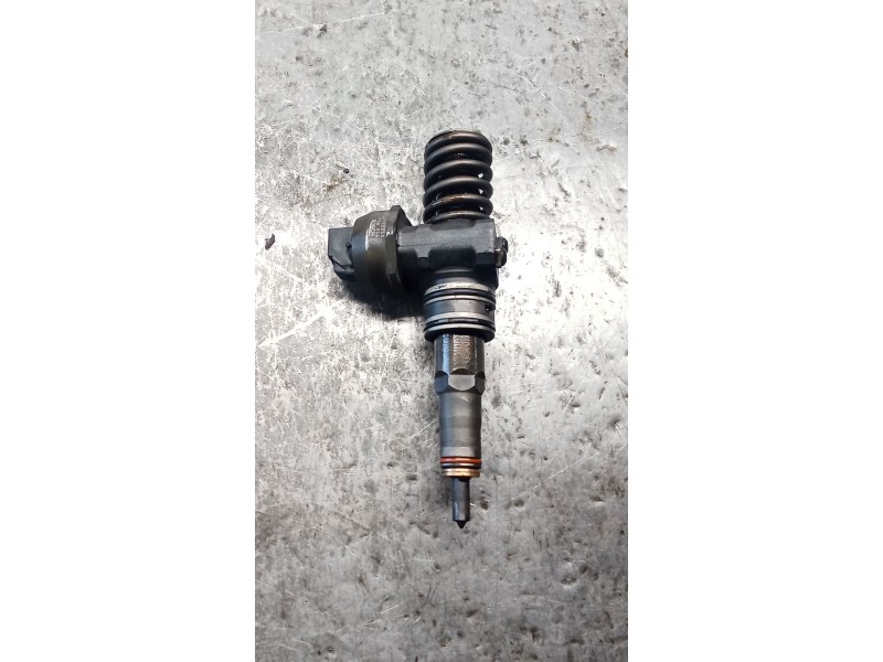 Recambio de inyector para volkswagen polo iv (9n_, 9a_) 1.4 tdi referencia OEM IAM 038130073AG 0414720215 BOSCH
