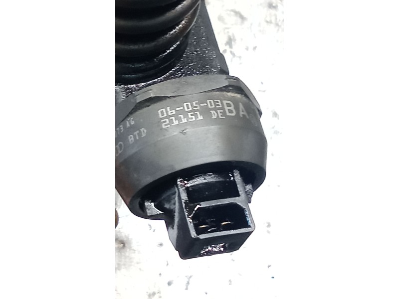 Recambio de inyector para volkswagen polo iv (9n_, 9a_) 1.4 tdi referencia OEM IAM 038130073AG 0414720215 BOSCH