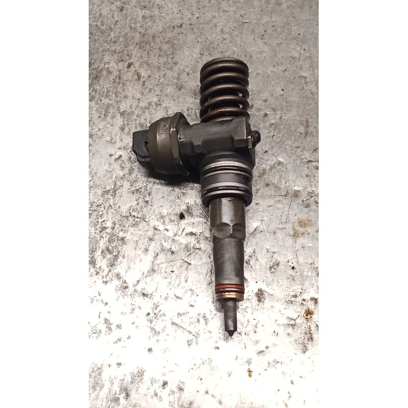 Recambio de inyector para volkswagen polo iv (9n_, 9a_) 1.4 tdi referencia OEM IAM 038130073AG 0414720215 BOSCH