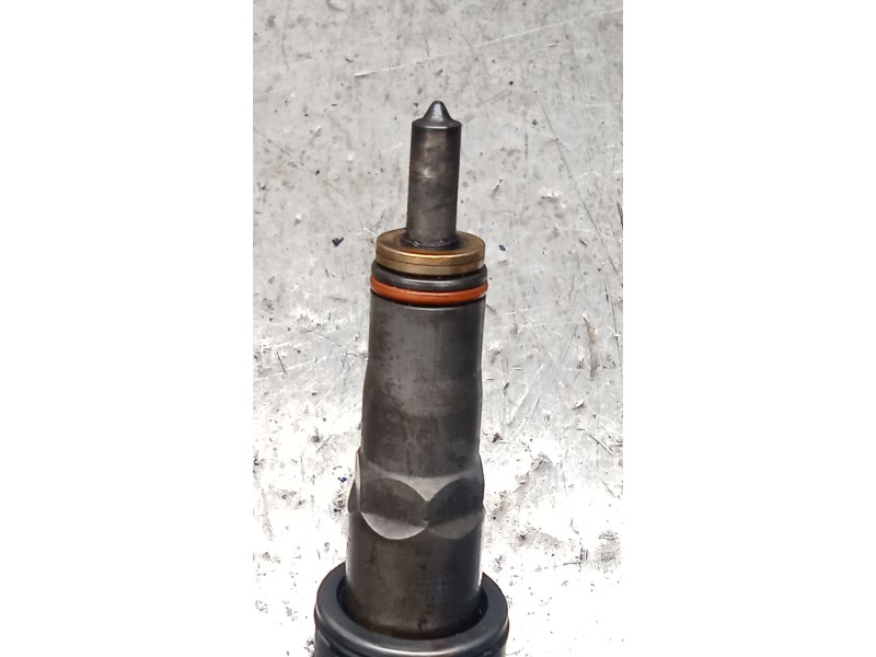 Recambio de inyector para volkswagen polo iv (9n_, 9a_) 1.4 tdi referencia OEM IAM 038130073AG 0414720215 BOSCH