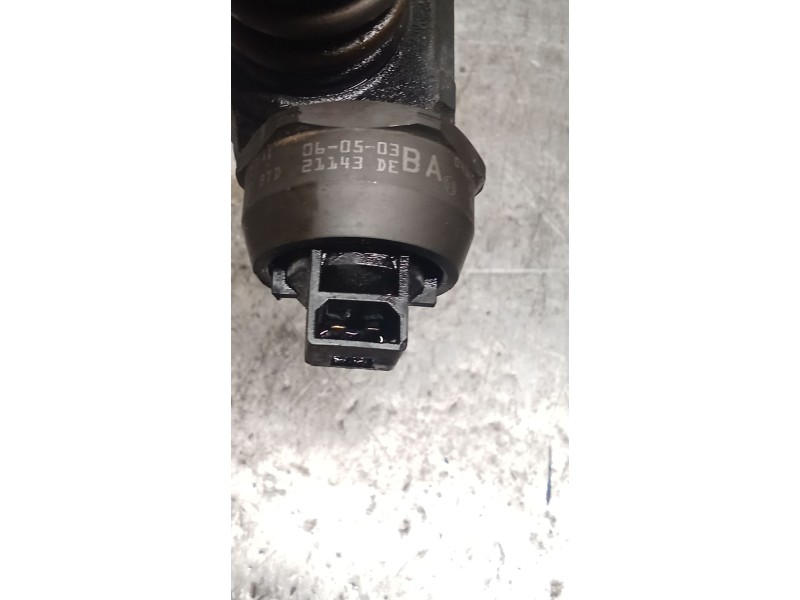 Recambio de inyector para volkswagen polo iv (9n_, 9a_) 1.4 tdi referencia OEM IAM 038130073AG 0414720215 BOSCH