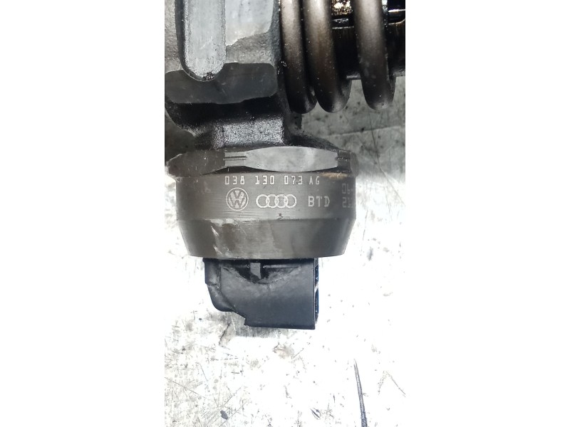 Recambio de inyector para volkswagen polo iv (9n_, 9a_) 1.4 tdi referencia OEM IAM 038130073AG 0414720215 BOSCH