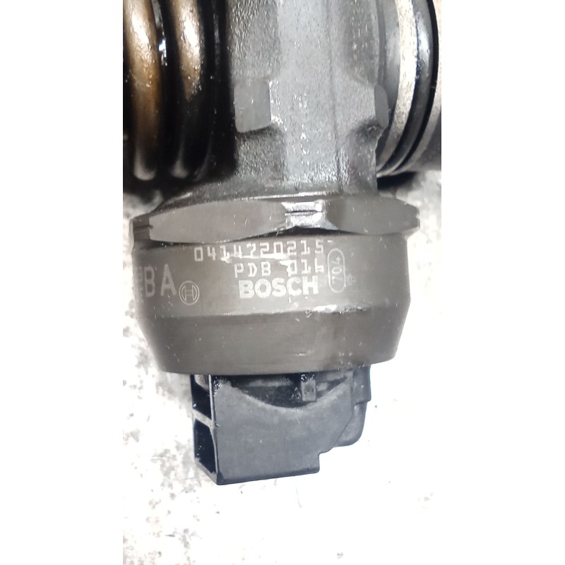 Recambio de inyector para volkswagen polo iv (9n_, 9a_) 1.4 tdi referencia OEM IAM 038130073AG 0414720215 BOSCH