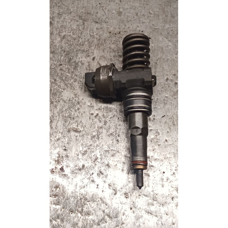 Recambio de inyector para volkswagen polo iv (9n_, 9a_) 1.4 tdi referencia OEM IAM 038130073AG 0414720215 BOSCH