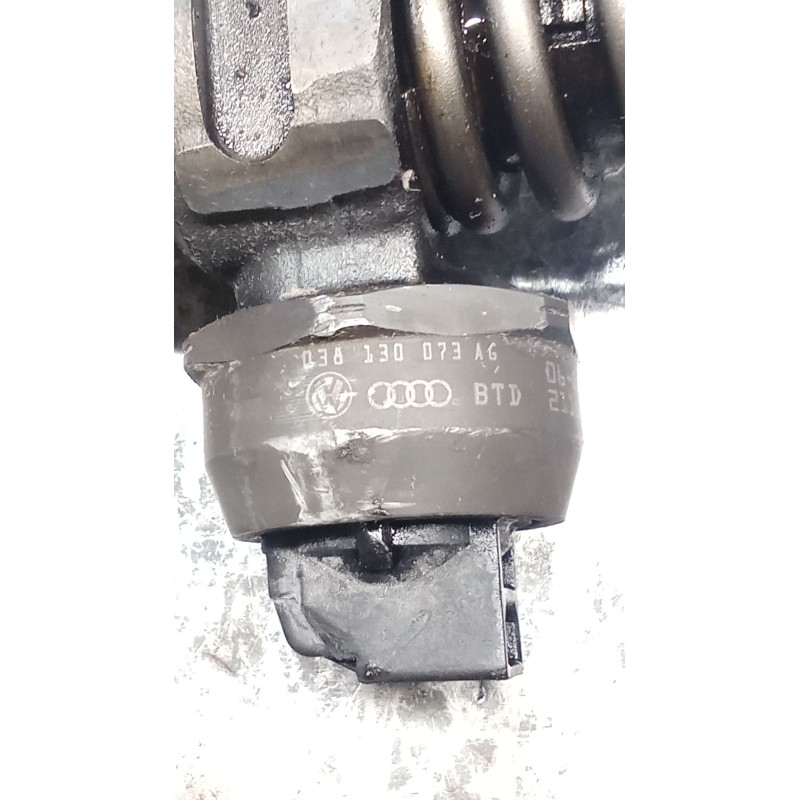 Recambio de inyector para volkswagen polo iv (9n_, 9a_) 1.4 tdi referencia OEM IAM 038130073AG 0414720215 BOSCH