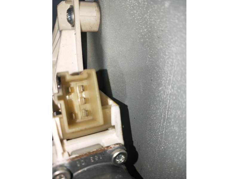 Recambio de elevalunas delantero izquierdo para mercedes-benz clase m (w164) 320 / 350 cdi (164.122) referencia OEM IAM A2518200