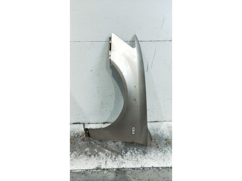 Recambio de aleta delantera izquierda para hyundai sonata v (nf) 2.0 crdi referencia OEM IAM   