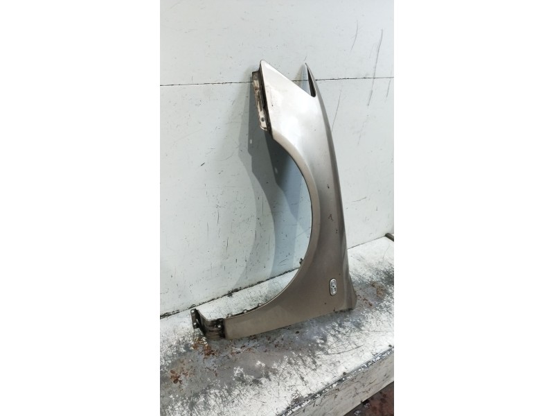 Recambio de aleta delantera izquierda para hyundai sonata v (nf) 2.0 crdi referencia OEM IAM   