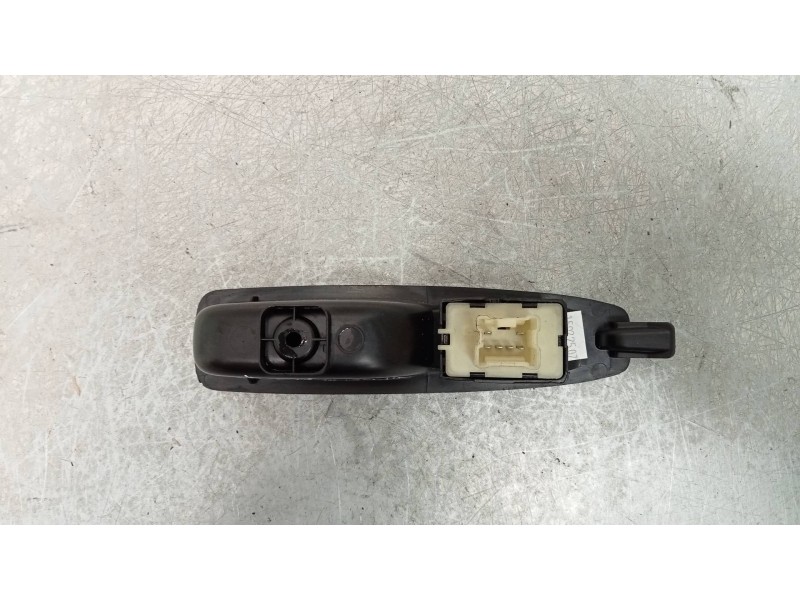 Recambio de mando elevalunas trasero izquierdo para renault zoe entry referencia OEM IAM 829614619R  