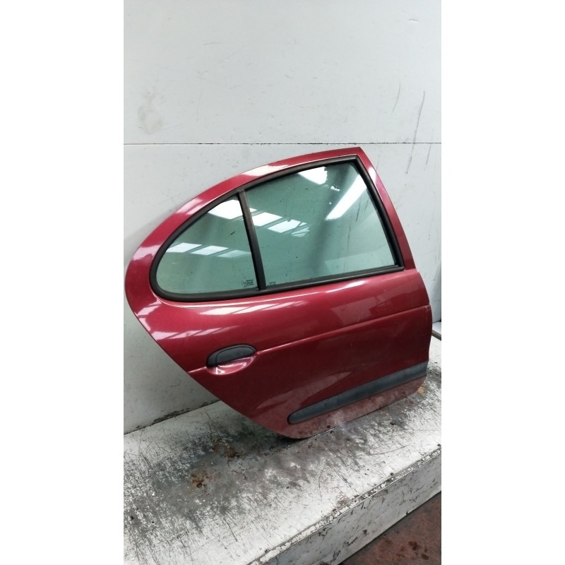 Recambio de puerta trasera derecha para renault megane i classic (la0/1_) 1.9 dti (la1u) referencia OEM IAM  4P 