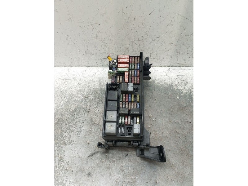 Recambio de caja reles / fusibles para mercedes-benz clase m (w164) 320 / 350 cdi (164.122) referencia OEM IAM A1645402372  