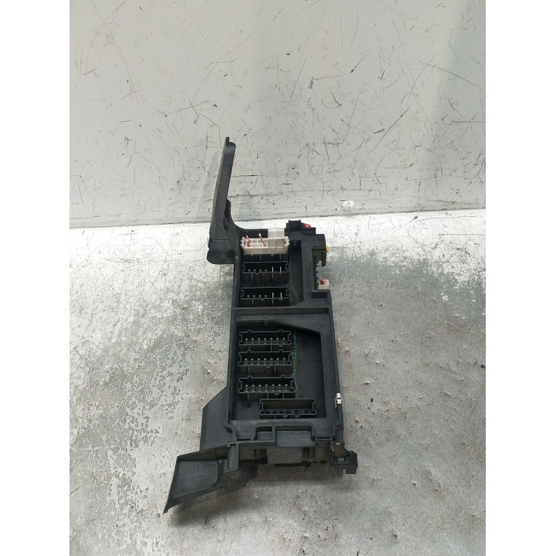 Recambio de caja reles / fusibles para mercedes-benz clase m (w164) 320 / 350 cdi (164.122) referencia OEM IAM A1645402372  