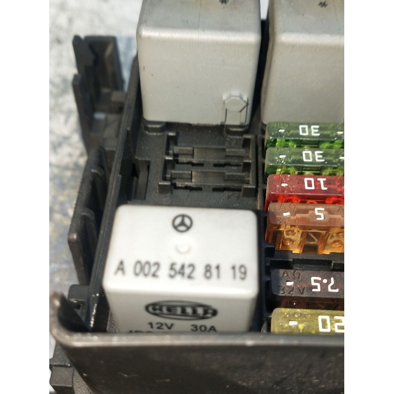 Recambio de caja reles / fusibles para mercedes-benz clase m (w164) 320 / 350 cdi (164.122) referencia OEM IAM A1645402372  