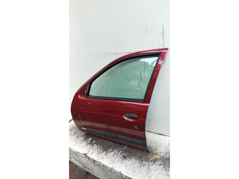 Recambio de puerta delantera izquierda para renault megane i classic (la0/1_) 1.9 dti (la1u) referencia OEM IAM  4P 