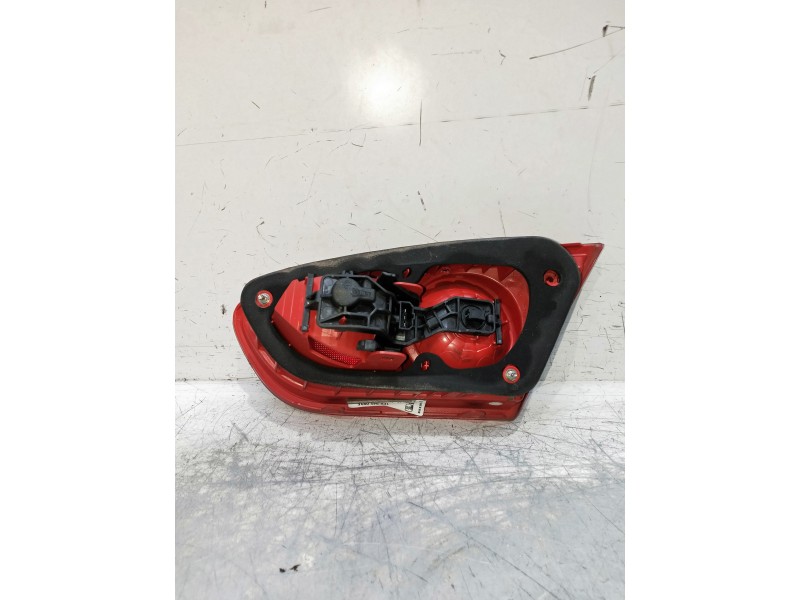 Recambio de piloto trasero izquierdo interior para seat leon (1p1) 1.9 tdi referencia OEM IAM 1P0945093F  