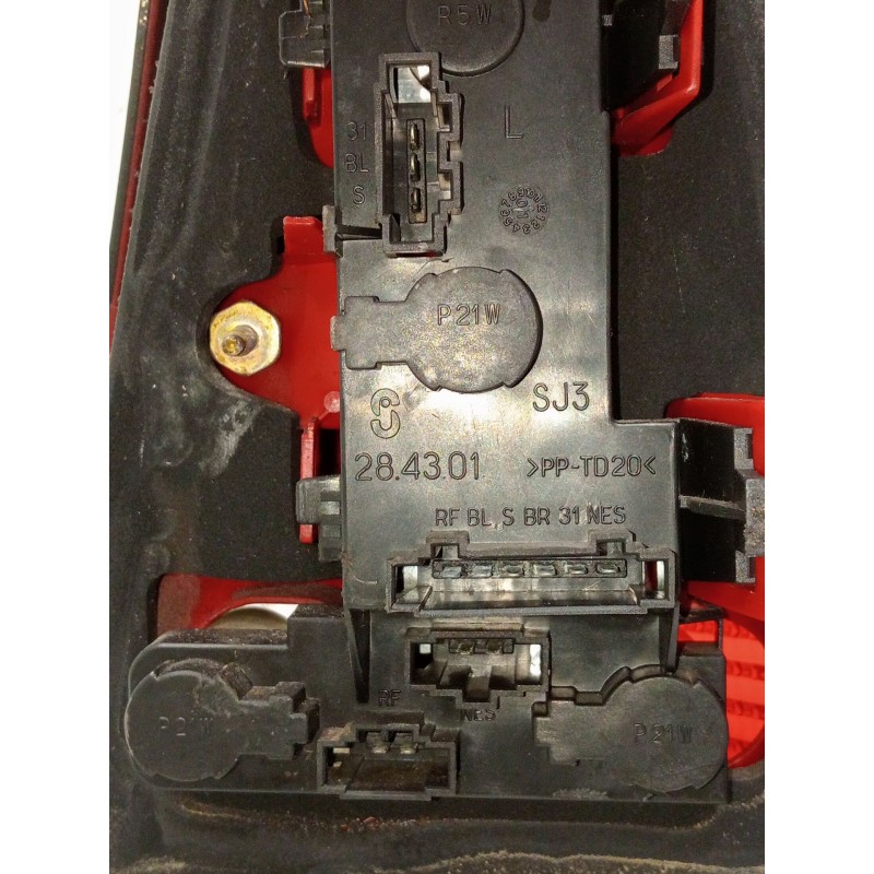 Recambio de piloto trasero izquierdo para volkswagen golf iv variant (1j5) 1.9 tdi 4motion referencia OEM IAM   