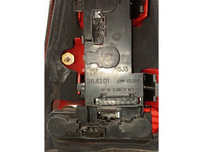 Recambio de piloto trasero izquierdo para volkswagen golf iv variant (1j5) 1.9 tdi 4motion referencia OEM IAM   