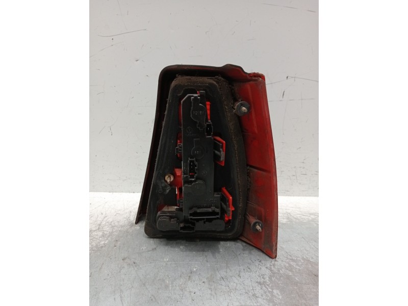 Recambio de piloto trasero izquierdo para volkswagen golf iv variant (1j5) 1.9 tdi 4motion referencia OEM IAM   