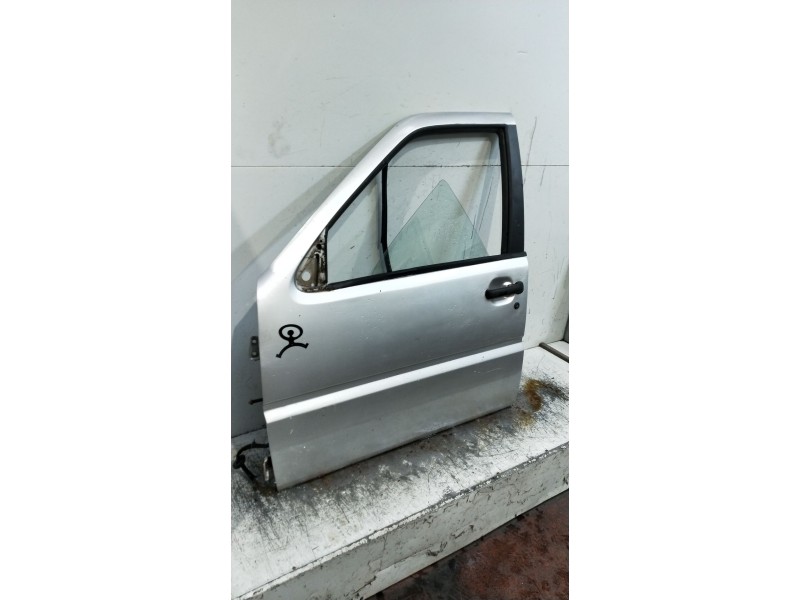 Recambio de puerta delantera izquierda para nissan terrano ii (r20) 2.7 tdi 4wd referencia OEM IAM  5P 