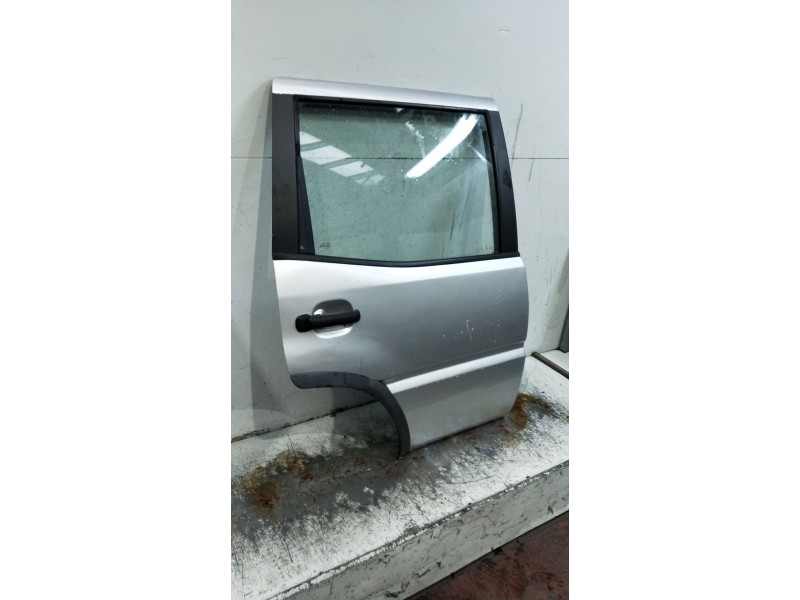 Recambio de puerta trasera derecha para nissan terrano ii (r20) 2.7 tdi 4wd referencia OEM IAM  5P 