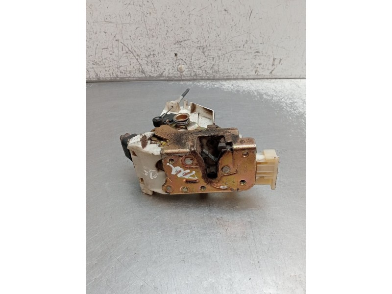 Recambio de motor cierre centralizado trasero derecho para ford mondeo iii sedán (b4y) 2.0 tdci referencia OEM IAM   