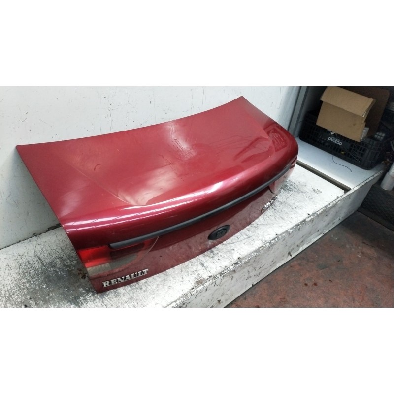 Recambio de tapa maletero para renault megane i classic (la0/1_) 1.9 dti (la1u) referencia OEM IAM   